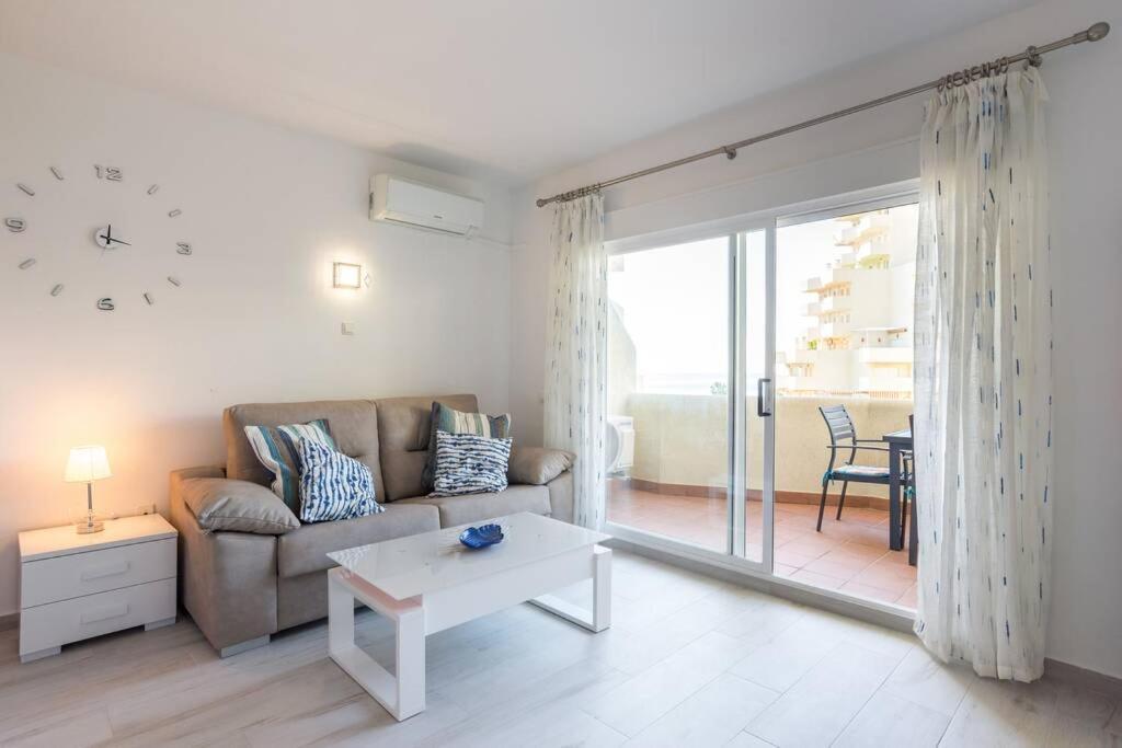 Sol Apartment - C&G Benal Beach Benalmádena Eksteriør billede