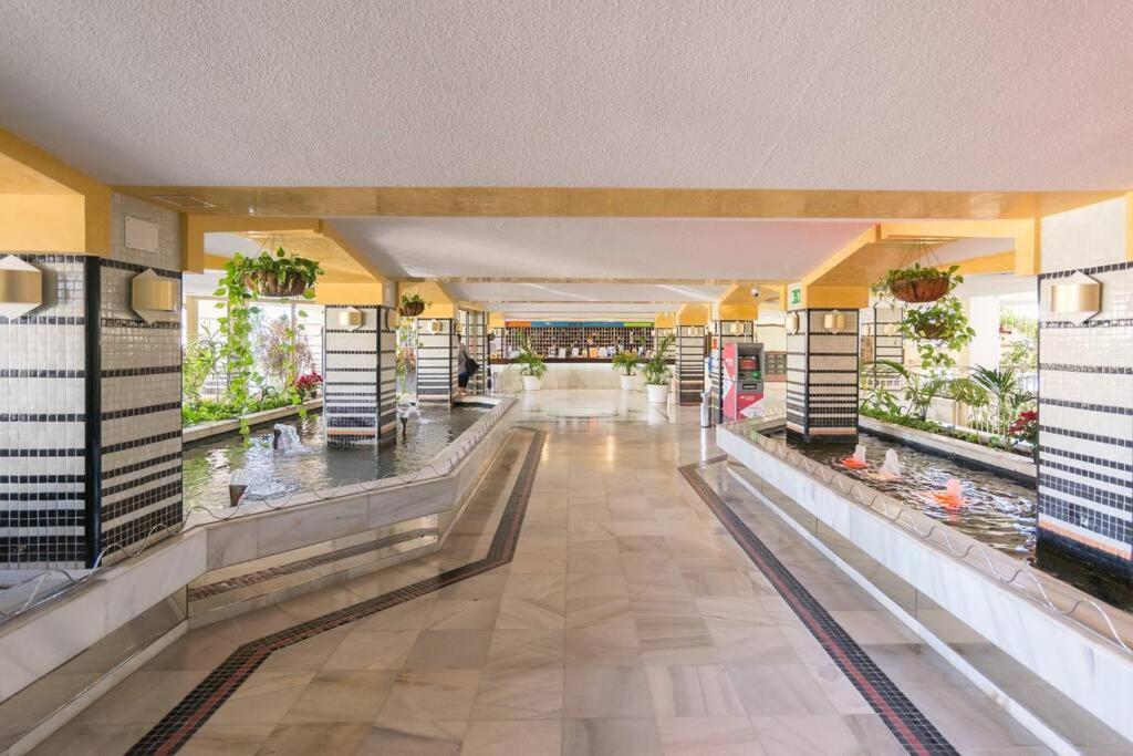 Sol Apartment - C&G Benal Beach Benalmádena Eksteriør billede