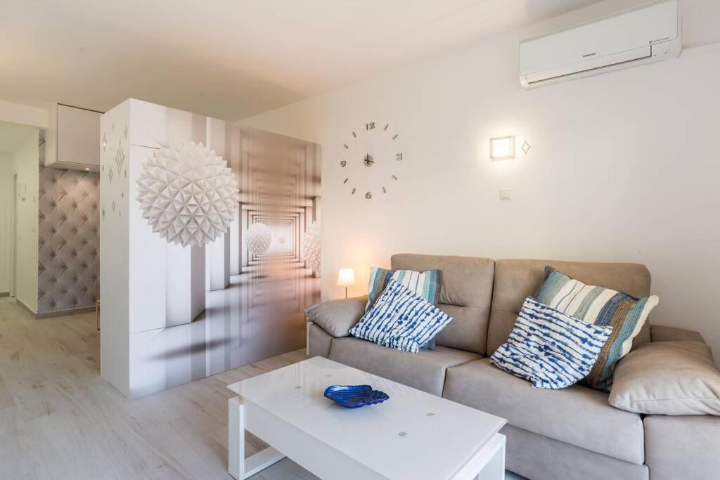 Sol Apartment - C&G Benal Beach Benalmádena Eksteriør billede