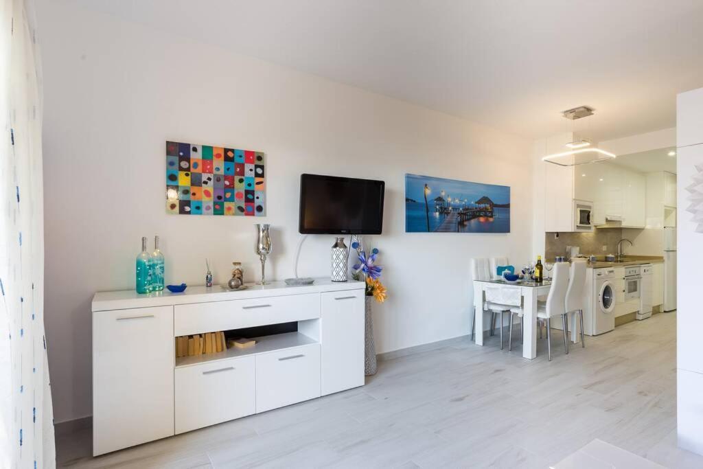 Sol Apartment - C&G Benal Beach Benalmádena Eksteriør billede