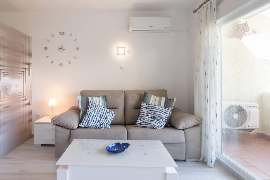 Sol Apartment - C&G Benal Beach Benalmádena Eksteriør billede