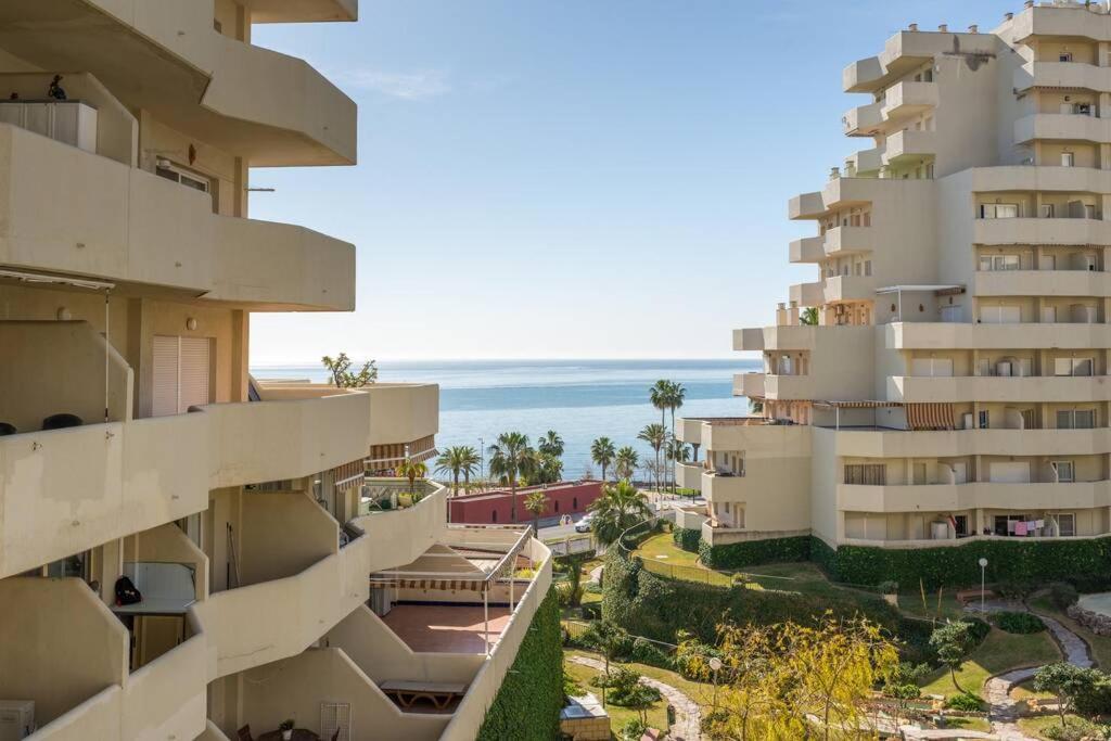 Sol Apartment - C&G Benal Beach Benalmádena Eksteriør billede