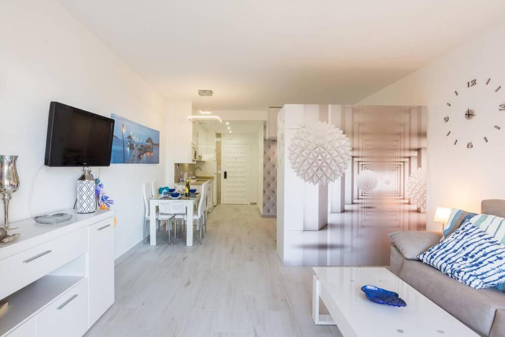 Sol Apartment - C&G Benal Beach Benalmádena Eksteriør billede
